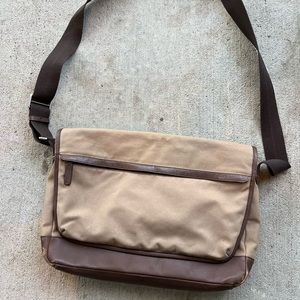 coach messenger bag M1271-F70829. Brown color
